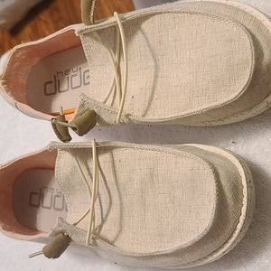Hey Dude size 10